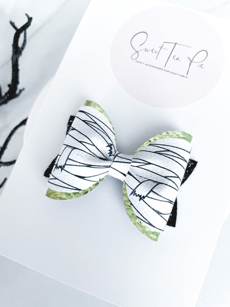 Mummy Pinched Loop Hair Bow