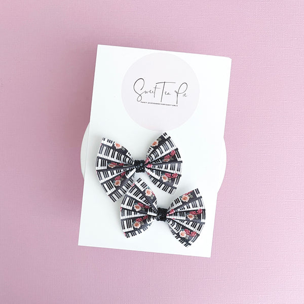 A Pianist Pigtail Hair Bows