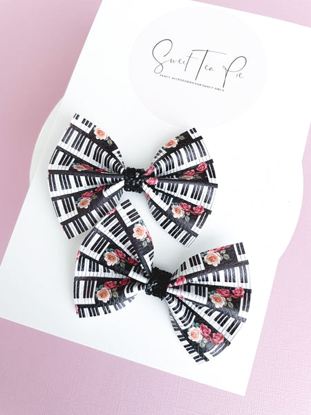 A Pianist Pigtail Hair Bows